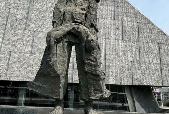 严选精讲+了解历史/ 南京侵华日军南京大屠杀遇难同胞纪念馆【[精致团]精品团，一人一耳机，不拥挤，告别嘈杂,】