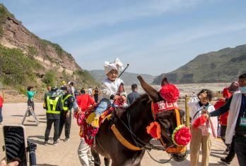 陕西黄河壶口瀑布+黄帝陵1日游【赠窑洞景点|升2+1头等舱】【[服务保障]升级34座2+1星空顶头等舱大巴，三环内专车免费接早，不再为找不到路而担忧；】