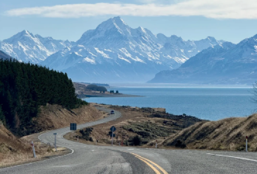 新西兰南岛库克山一日游｜皇后镇往返｜高山冰川探索之旅【登顶南阿尔卑斯之巅：近距离仰望新西兰最高峰库克山，沉浸于塔斯曼冰川与高山湖泊的壮丽景色】