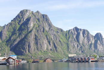 挪威斯沃尔韦尔-奥镇+罗弗敦群岛一日游【中文专车-悦享旅程】【中文专车出行，景点灵活调整，打卡经典，游玩自己定义，无需等待，专属贴心服务，尽享惬意旅程】