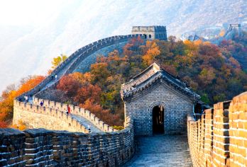 慕田峪长城+颐和园+鸟巢水立方一日游【[套餐多样化]畅游2大5A级景区，包含景点门票无需您预约，可升级私人定制，五环内专车接送。】