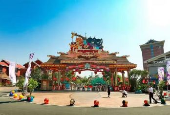 厦门灵玲动物王国+国际马戏表演【门票+亲子自由行快速入园】【涵盖熊猫、白虎、长颈鹿等 50 余种珍稀动物，无笼化拟生态展区可近距离互动，搭配国际马戏高能演出，亲】