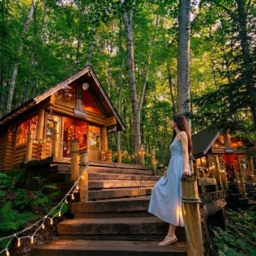 北海道+旭山动物园+森林精灵露台+青池+白须瀑布一日游