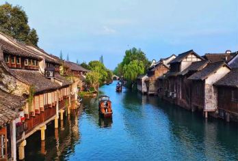 乌镇东栅+西栅一日游【杭州出发 日游东栅夜游西栅赏日夜全景】【纯玩不进店 天天发班，旅行社直发 不转团不卖团 专线专职导游；】