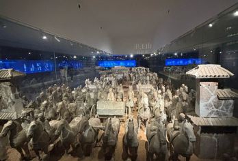 淄博烧烤：齐文化博物馆+中国陶瓷琉璃馆+周村+导游/不拼团O【全程中文/英文/小语种服务，沟通无障碍，景点可调】