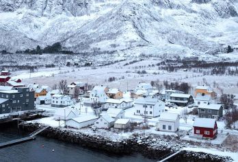 【2-8人中文小团】特罗姆瑟-塞尼亚岛Senja一日游【国家风情线：Sommarøy/Mefjordvær峡湾/黄金厕所/恶魔之牙/岩石峡湾】