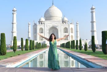 从德里出发：泰姬陵日出、阿格拉堡和小泰姬陵私人一日游【日出奇观：体验泰姬陵日出时分令人难忘、一生难忘的奇观。 您的日期，您的时间：完全灵活！您可以选择凌晨 2:30 出发欣赏日出美景，或者选择早上 6:00、7:00 或 8:00 出发欣赏日光浴。 其他语言的导游（中文、日语、法语、俄语、德语和西班牙语）可应要求提供，但需额外收费。】