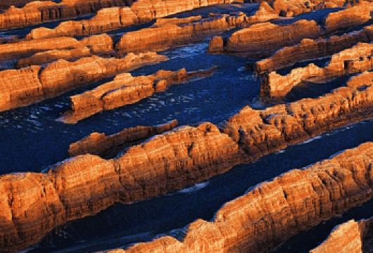 【优质纯玩团】敦煌西线雅丹魔鬼城+玉门关+阳关西千佛洞遗产城【[欣美品质]纯玩无购物，赠送不限量矿泉水，奶茶，餐包，车内备有开水】