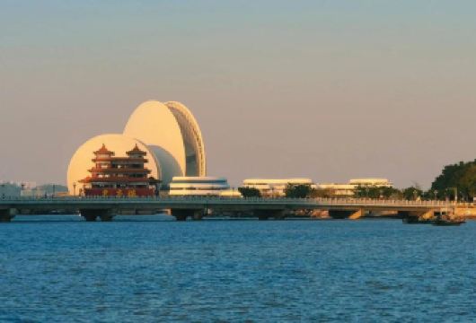 珠海1日游+多地出发+海豚岛+登港珠澳大桥+市区游+纯玩E线【[行程透明]全程无隐形消费，全程透明消费，专业接待服务！下单即赠送15万旅游意外险！】