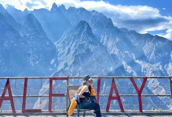 中国云南丽江到中虎跳【丽江到中虎跳峡徒步单程往返拼车】【经典中虎跳峡徒步】