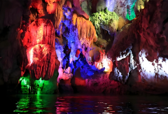 贵州龙宫景区+安顺古城一日游【打卡龙宫奇观，漫游安顺古城】【探水溶洞、观龙门飞瀑，龙宫藏着喀斯特的奇幻与灵秀！】