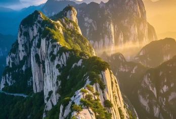 华山一日游【三环内接早/赠登山三宝/早接晚送】【[赠登山三宝：矿泉水、登山手套、祈福丝带]专享VIP休息室，纯玩团，不进购物店！】