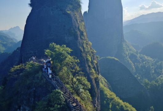 湖南邵阳崀山+八角寨+天一巷+辣椒峰骆驼一日游提供中英文服务【可提供中英文及小语种司机/导游服务-往返接送】