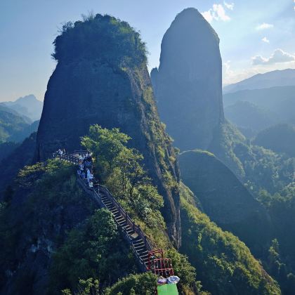 湖南邵阳崀山+八角寨+天一巷+辣椒峰骆驼一日游提供中英文服务