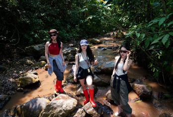 【赠新雨鞋】西双版纳基诺山雨林徒步丨竹筏树降雨林餐秋千竹筏【[靠谱路线]高端限流路线，减少排队，严选当地基诺族领队，会分享狩猎文化、草药知识、民族传说。】