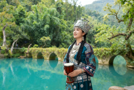 贵州荔波小七孔一日游【品质纯玩 放心出游】【荔波小七孔风景区是位于贵州省黔南布依族苗族自治州荔波县西南部的国家自然保护区，也是国家 5A 级】