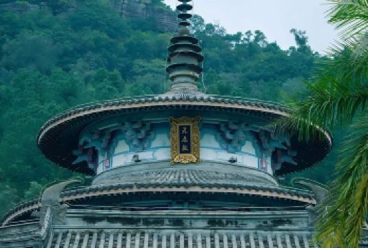 海口出发打卡火山群地质公园+电影公社+文笔峰包车一日游【专车灵活串联四大风格迥异的景点，高效实现一场穿越自然与人文的深度之旅】