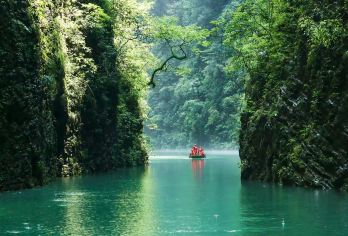 恩施屏山峡谷一日游【含80元景区必消+市区接送】【[品质出行]恩施经典景区网红景点，早接晚送，不换车中转，直达景区，纯玩无购物！】