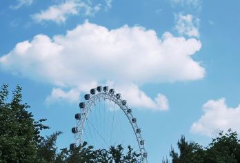 山东日照灯塔+万平口海滨风景区+东夷小镇一日游可英文服务【可提供英文及小语种导游服务-往返接送-可选导游-可代订门票】