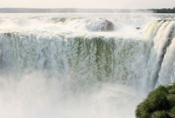 巴西伊瓜苏国家公园+鸟园+伊泰普水电站包车一日游【中文司机】【中文司机+酒店接送+贴心管家[畅游80+国家，800+城市]】