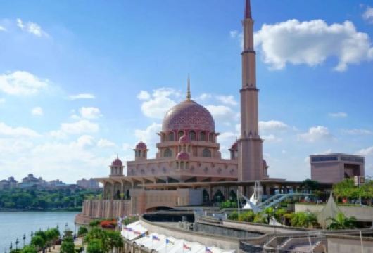 吉隆坡热门景点+粉红清真寺 +黑风洞一日游【独立包车】【踏上定制的冒险之旅，游览马来西亚行政中心布城，吉隆坡市和标志性的黑风洞】