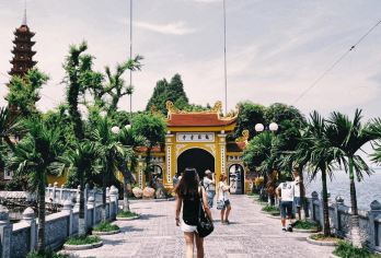 越南河内千年首都经典一日遊【拼团|英语导游|上门接送】【我们是越南当地旅行社，20多年专门接待外国人来越南】