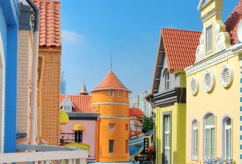 深圳中英街+金色海岸游艇+大梅沙+红树林+梅拉尼亚小镇一日游【[专属服务]可升级小包团，市区范围内上门接，不早起，不赶路】