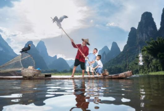 拼小团｜私家团漓江竹筏+兴坪古镇+千里江山阳朔十里画廊遇龙河【2025年全新舒适车 网红鱼鹰表演+20元背景打卡 小众旅行】