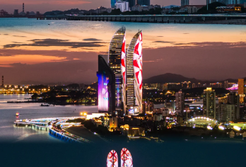 夜厦门 • 一日游 【多套餐可选】【[行程亮点]打卡“张艺兴”同款，豪华游轮海景餐厅】