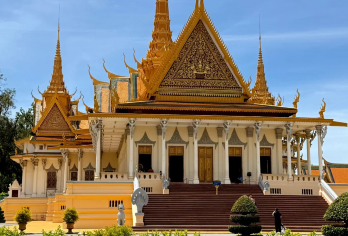金边【经典深度游】金边皇宫+塔仔山+金边博物馆 一日游【当地专业“老司机”，靠谱贴心服务，详细了解柬埔寨当地风土人情】
