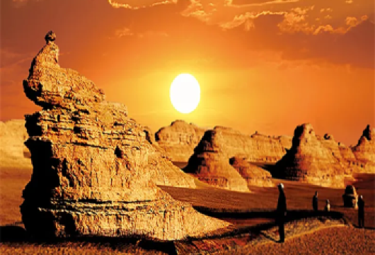 【淡季特惠赠住宿/多套餐可选】敦煌雅丹+阳关+玉门关一日游【[贴心赠送]：下单赠住宿，淡季专享，宿行无忧！市内酒店上门接送！】