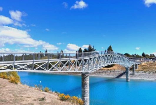 新西兰皇后镇-天堂镇-箭镇-瓦卡蒂普湖-中文包车私享行【精选热门景点，高效游玩不走回头路，深度了解文化内涵，贴心服务保障，轻松享受旅程，性价比超高的旅行。】