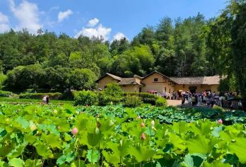 向导预约门票+通行证·韶山旅游区毛泽东同志故居+纪念馆一日活动【[灵活自由]随到随用，秒开景区通行证速通入园，亲子/家庭/商务出游自由行、自驾游辅助佳品，】