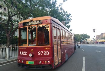 大美中轴线夜景观光巴士（全程铛铛车+沿途讲解+文创雪糕）【[安心出游，品质保障]讲解员车内全程服务介绍，带您见证北京城的的新变化和新风貌；】