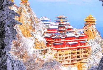 洛阳老君山一日游【送登山杖福牌●赏雪景日落●9/10点看亮灯【[本土发团]景区官方直通车!洛阳火车和丽景门龙门高铁出站口均有上车点!】