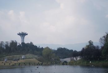 四川达州列宁主义街+三清宫老庙+三里古街包车一日游英文服务【访列宁主义街，礼三清古观，逛三里老街，融市井广场。】