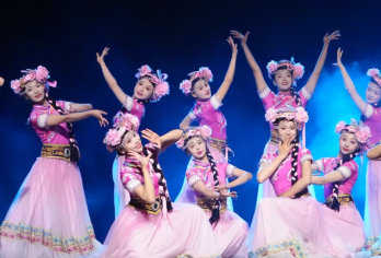 丽江拉市海茶马古道骑马+会所皮划艇+丽江千古情门票【丽江古城附近接送】