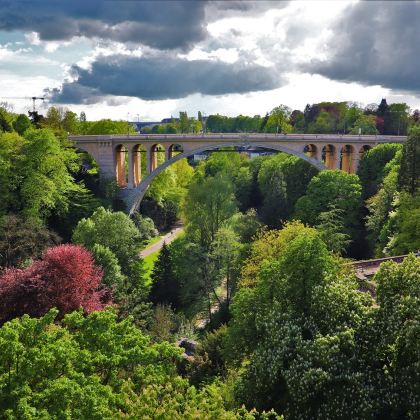 比利时布鲁塞尔往返+卢森堡+迪南小镇一日游【中文包车上门接】