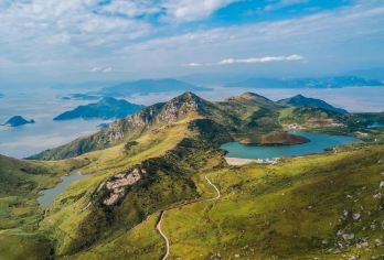 福建霞浦大嵛山岛+东壁一日游【光影栈道、小皓滩涂、上门接送】【[服务保障] 严选正规资质车辆和司机+陪您追光逐影！ 一对一VIP专车服务/24小时行程管家服务！】