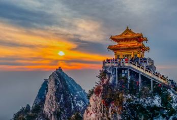 【2-8人精致小团】老君山景区一日游+上门接送＋高速直达【[市区上门接送高速I高速直达索道口I行程自由纯玩I贴心服务]】