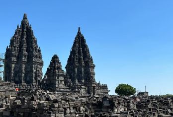 日惹普兰班南+默拉皮火山【含门票 火山吉普车 英文司机】【普兰班南+默拉皮火山】