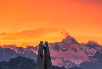 【小车团】西极一日游（祖国最西边+上门接送+纯玩+办边防证）【[优选行程]奔向祖国西边 穿过天山昆仑山交汇】