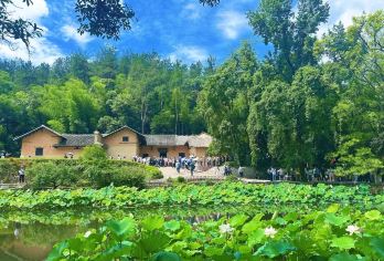 毛泽东故居+刘少奇故居+纪念馆一日活动【可选一价全含·】【[优选行程]：畅游山水洲城长沙；走进两大伟人故里，缅怀革命先烈】