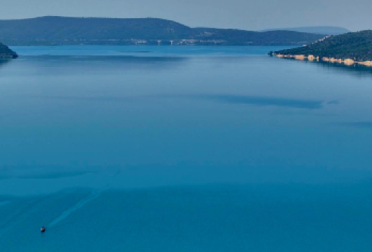 法国马赛-蔚蓝海岸国家公园-土伦一日游【中文专车-惬意舒适】【中文专车出行，行程自己定义，无需等待，专属贴心服务，尽享惬意旅程】