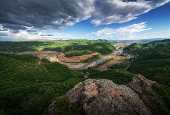 图们国门景区半日游【延吉起止/独立包车/一单一车】【[老兵团队]退伍老兵团队，带您吃喝玩乐，不走寻常路，体验长白山风景。】