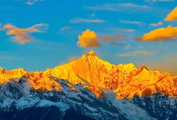 香格里拉+梅里雪山一日游【日出线、私家团、2人起一单一车】【纯玩无购物，老师傅带你看日照金山，打卡梅里雪山飞来寺&雾浓顶2大观景】