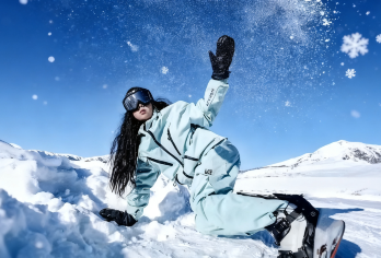 长白山网红滑雪全套服务《门票＋车＋全套滑雪装备》一票通含【全程上门车接车送 一票通含 省时 省力 省心】