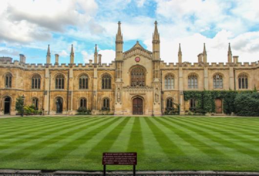 英国伦敦-剑桥大学城深度文化游【中文司机】一日游【逃离都市，沉浸在世界顶尖学府】