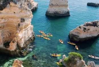 葡萄牙拉各斯【包车一日游】家庭休闲玩乐线 | 海滩与海豚【专属包车服务，免除您凌晨拼车、长时间等待的困扰。专业司机熟悉路线，安全舒适，让您将全部精力专注于感受】