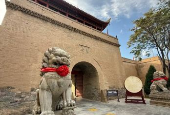 【上门接送】吴忠早茶+董府+黄河大峡谷一日游【精品小团，行程灵活不拥挤，享受专属服务与充足游玩时间，体验感更佳。】